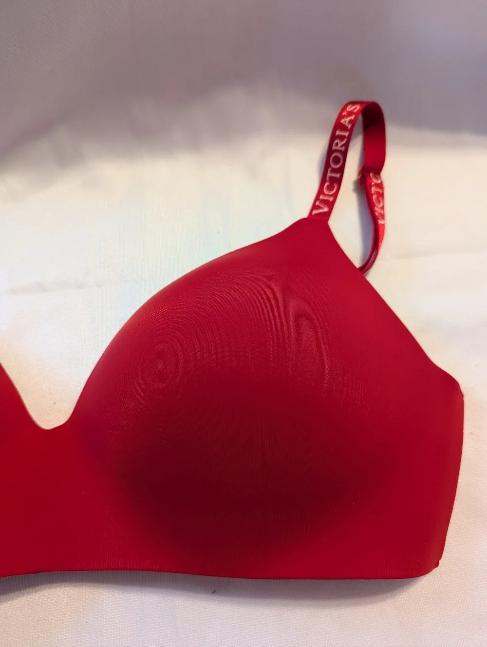 Victoria Secret Red T Shirt Padded Bra Size 36DD - Picture 2 of 8